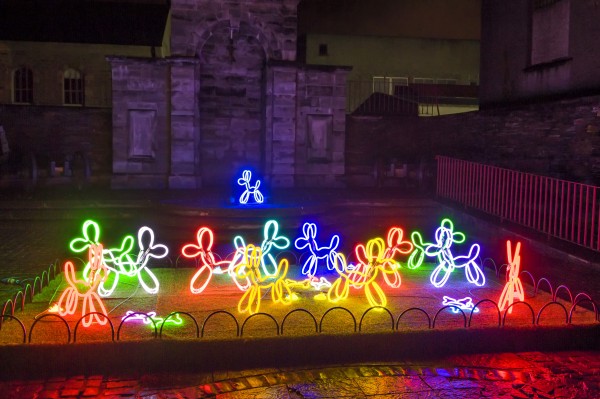 neon-dogs-deepa-mann-kler-lumi
